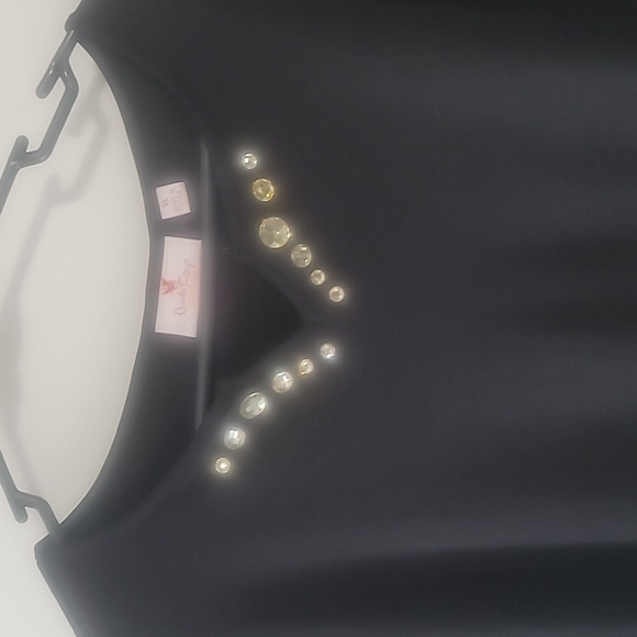 XL Black Rhinestone V necked T shirt - Picture 3 of 3